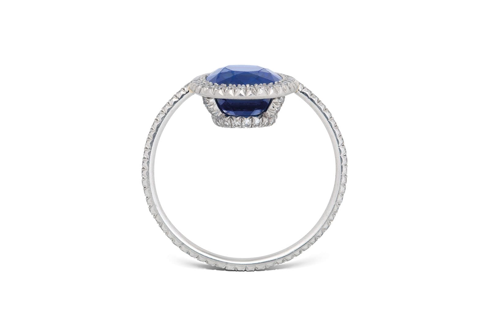  The JAR sapphire ring formed part of Christie's Magnificent Jewels auction in Geneva