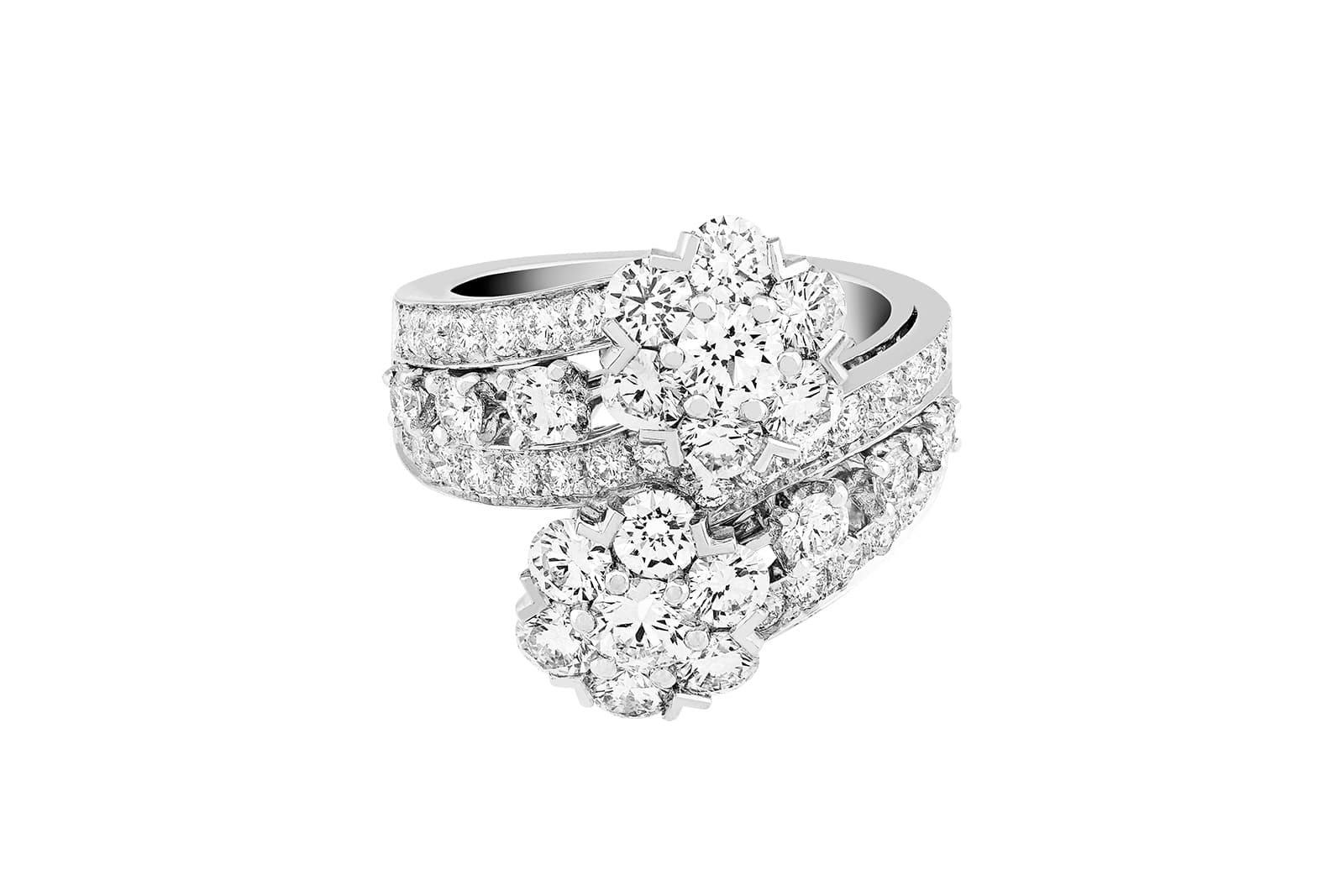  Van Cleef & Arpels Snowflake Ring with 3.01 carats of diamonds