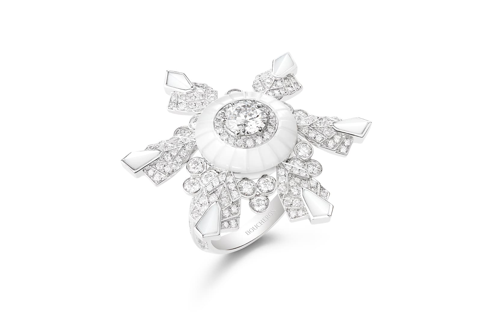  Boucheron Flocon ring with diamonds and mother of pearl