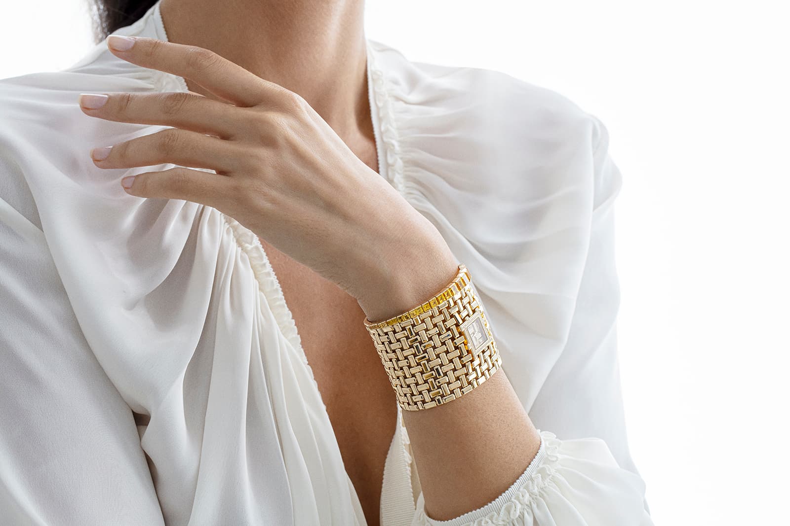 Chaumet Ondulation jewellery watch from the Perspectives de Chaumet High Jewellery Collection with diamonds and yellow sapphires