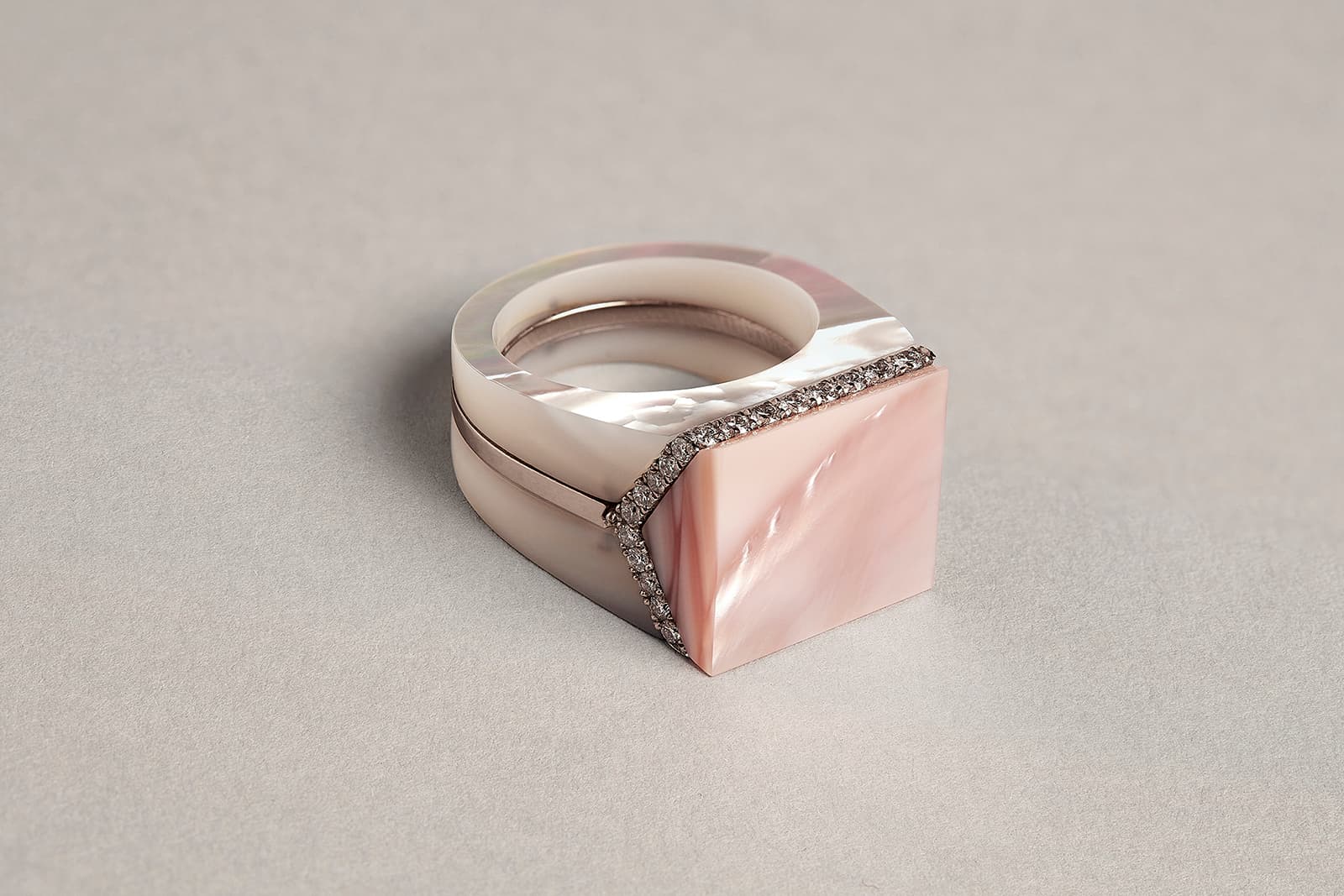  Melanie Georgacopoulos V Signet Ring from the Carats Collection with lavender and white mother of pearl and diamonds in 18ct white gold