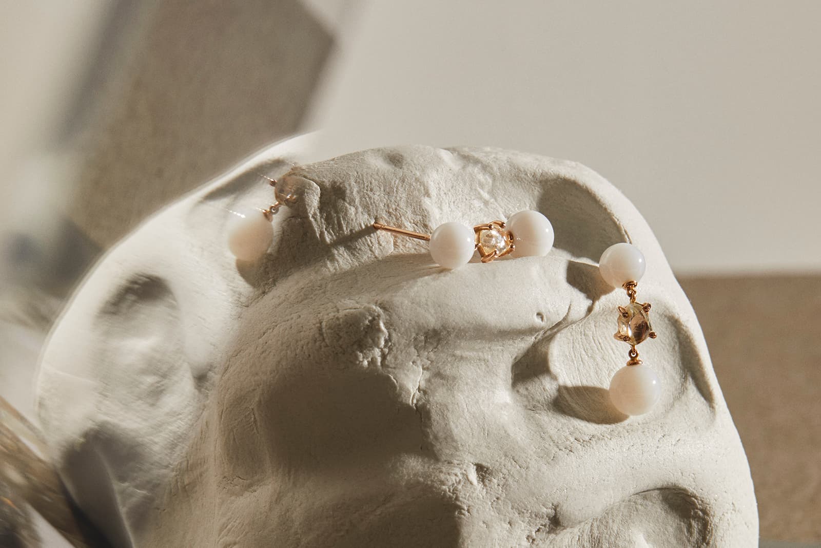  Hippopus pearls from Indonesia have an important role in Melanie Georgacopoulos ' new Carats Collection