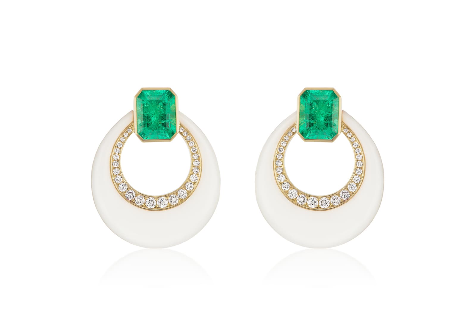  Sorellina Carved onyx earrings with 3.66 carats of Muzo emerald and diamonds
