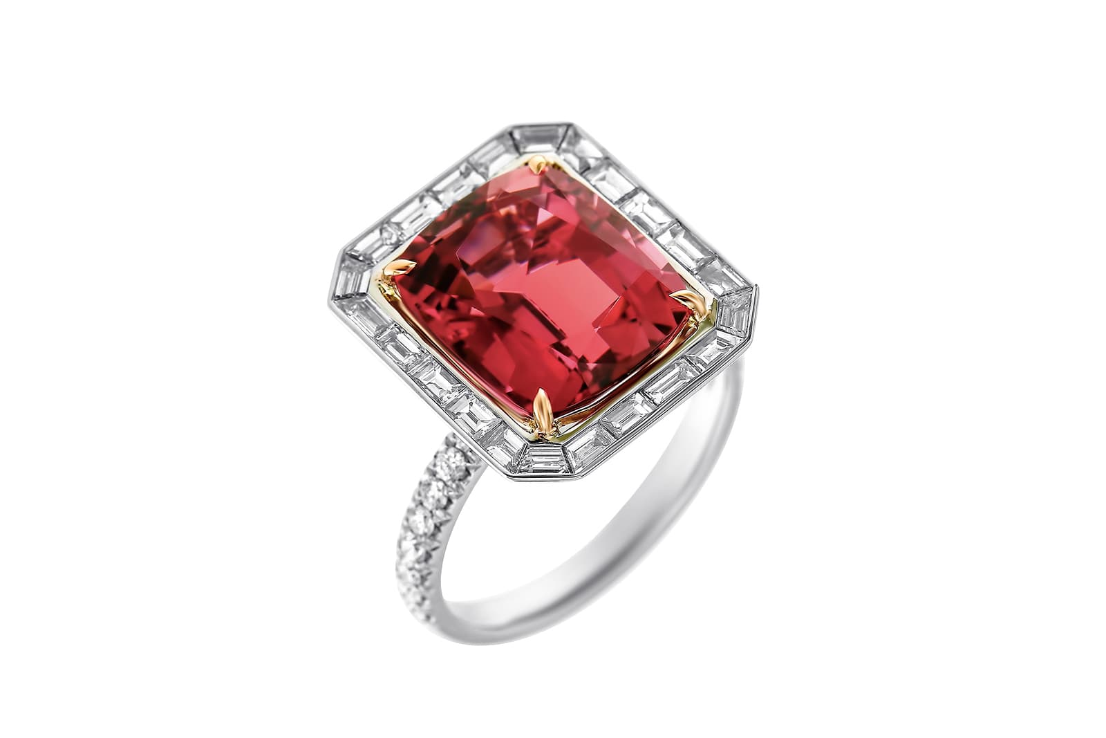  AENEA Candy collection ring with a 7.3 carat pink tourmaline and diamonds in white gold