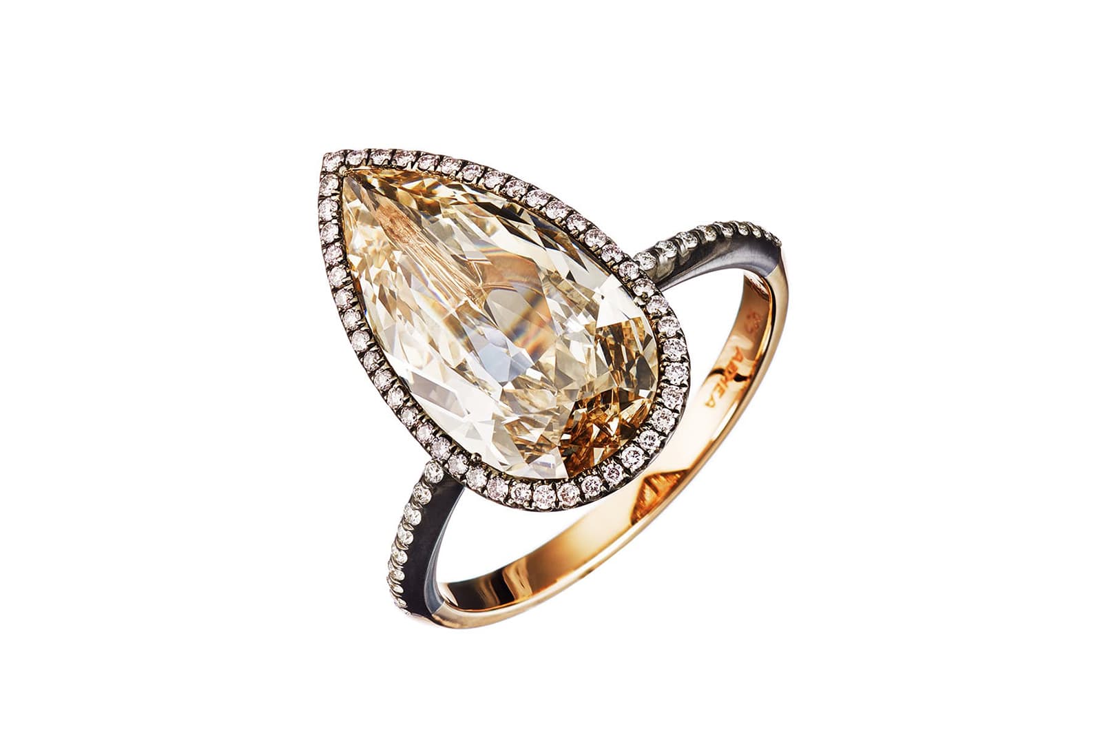  AENEA Candy collection ring with a 3.75 carat pear-shaped pink-brown diamond finished with black rhodium