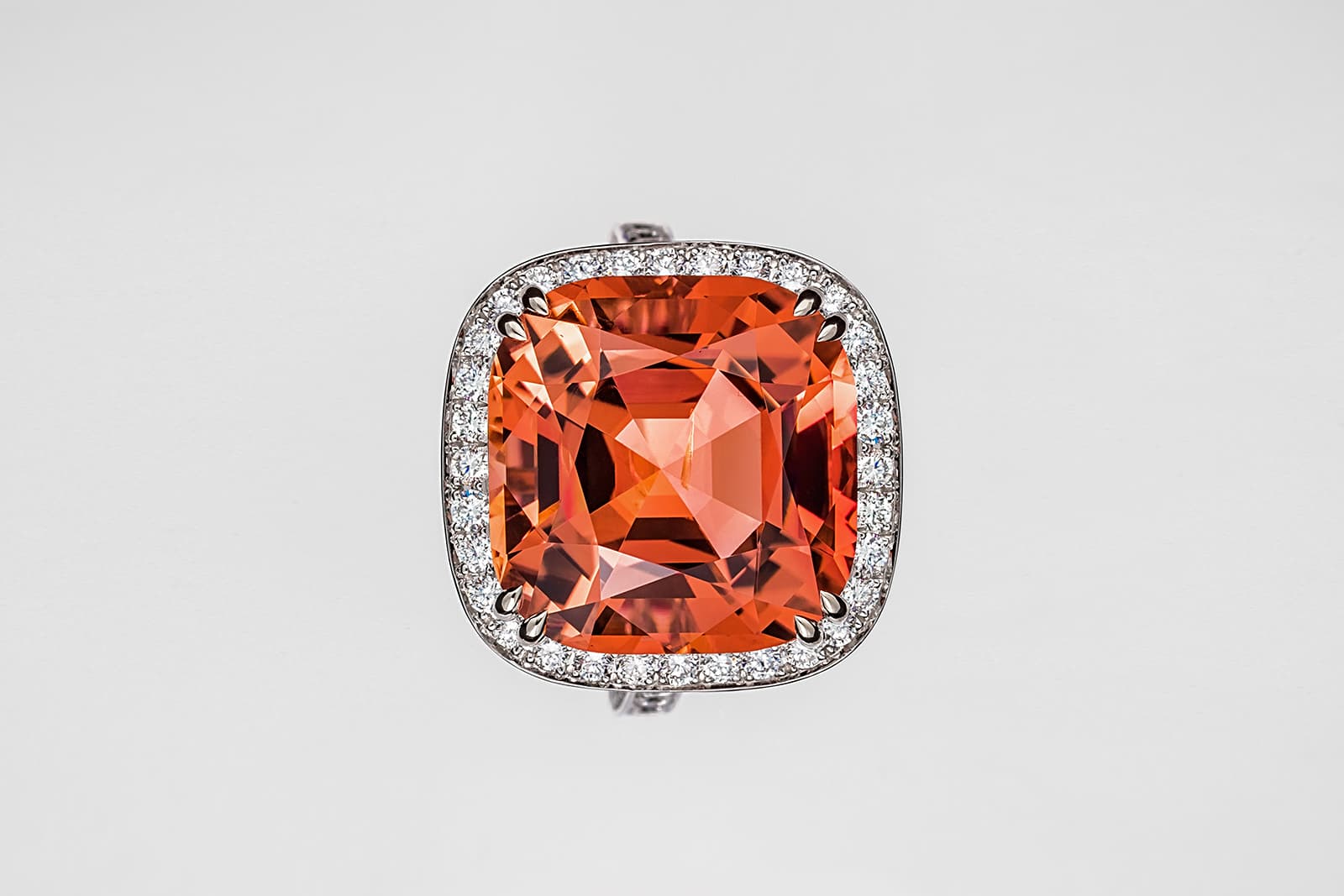  A colourful cocktail ring by Alexander Laut 