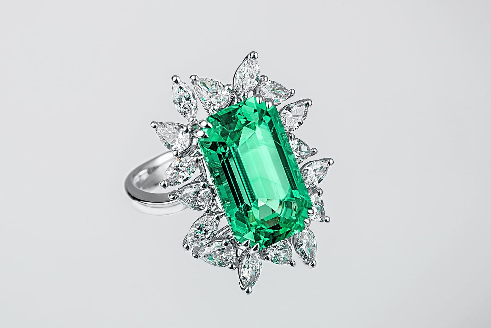  Alexander Laut Panjshir emerald ring with pear- and marquise-cut diamonds