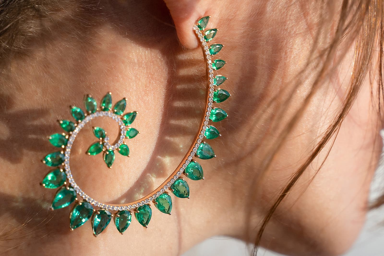 Gismondi 1754 Genesi earrings with pear-shaped emeralds and diamonds in yellow gold
