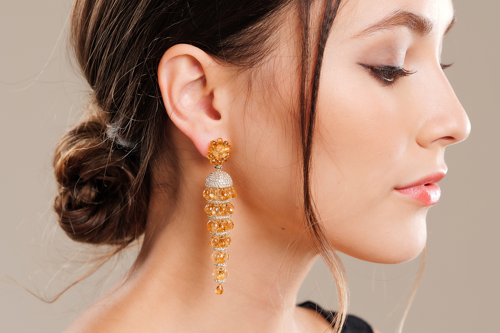  Sunita Nahata Briollete earrings in white gold 