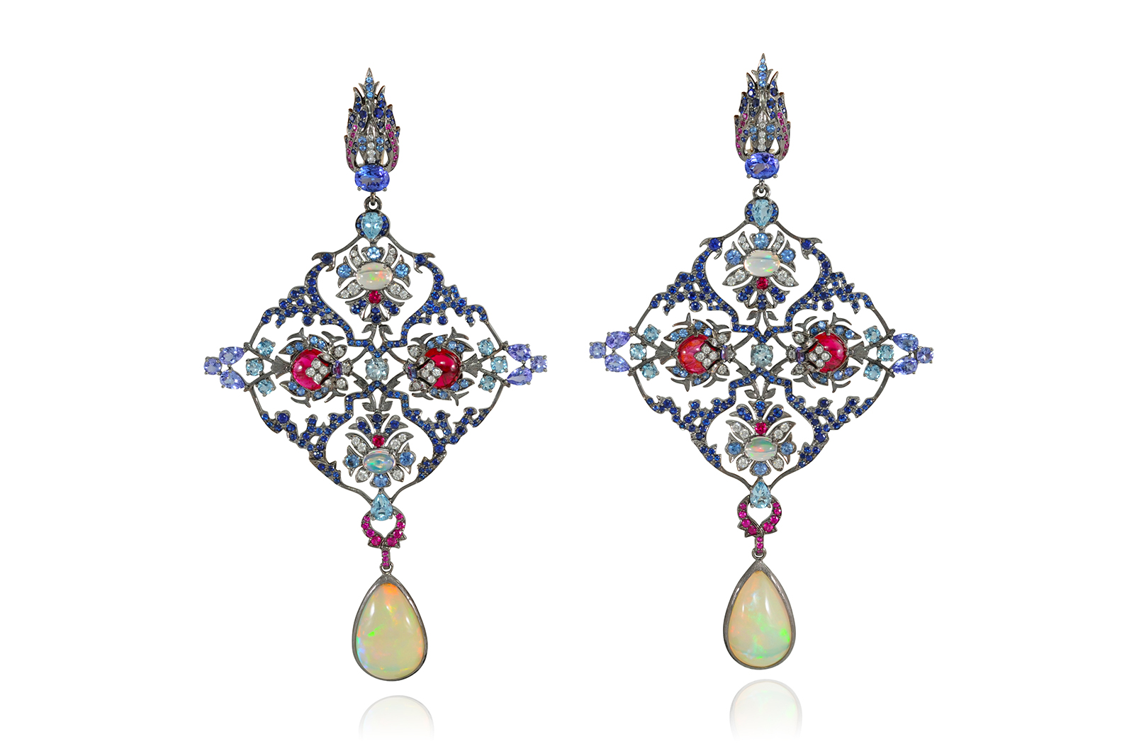  Lydia Courteille earrings with teardrop-shaped white opals 