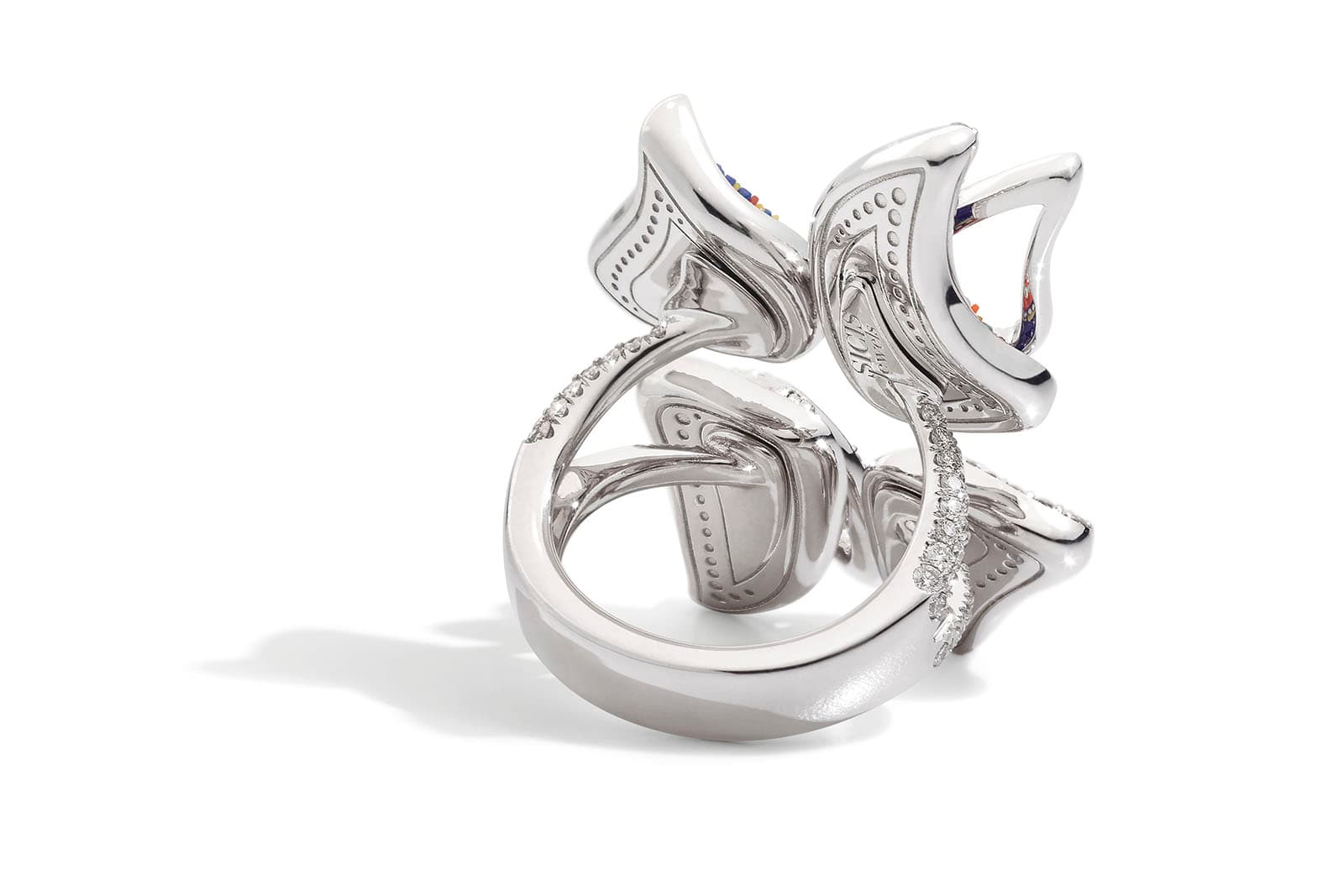  The reverse of the SICIS Infinity Ring reveals its three-dimensional shape and expert craftsmanship