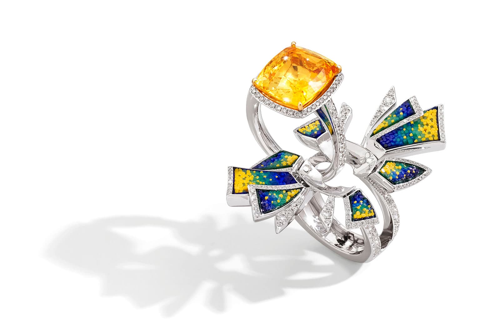  The SICIS Joyful ring is transformable and can be worn in three distinctive ways 