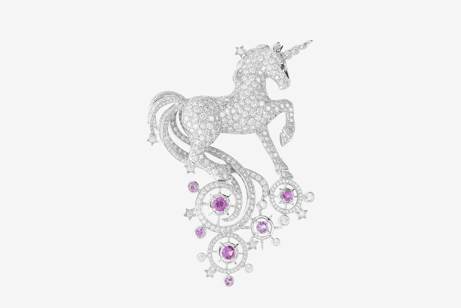  Van Cleef & Arpels unicorn brooch from the Les Voyages Extraordinaires High Jewelry collection