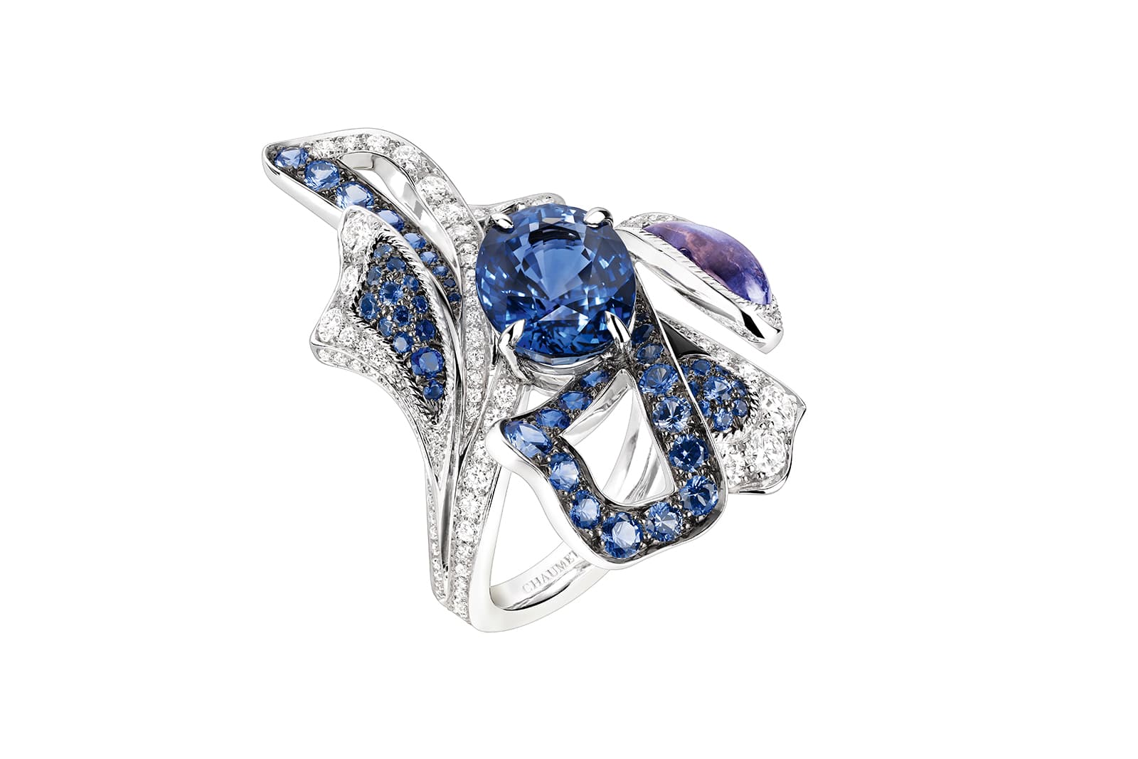  Chaumet in Bloom Esquisse de Chaumet ring in white gold, set with a Sri Lankan 4.70 carat oval-cut sapphire, onyx, tanzanite and diamonds