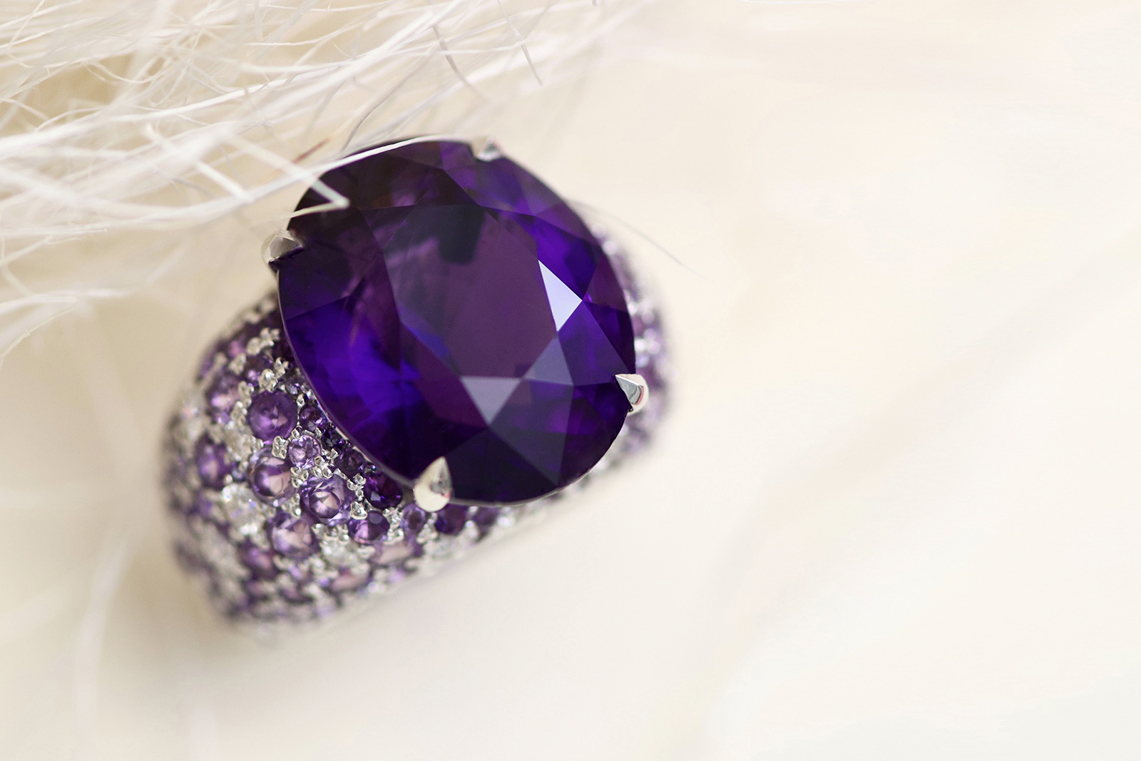  DA Style cocktail ring with purple amethyst, diamonds and amethysts