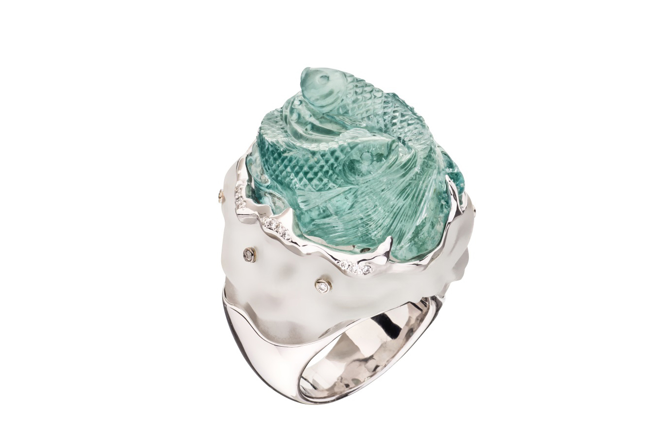  Natasha Libelle Fish ring set with a carved Brazilian aquamarine in 18k white gold 