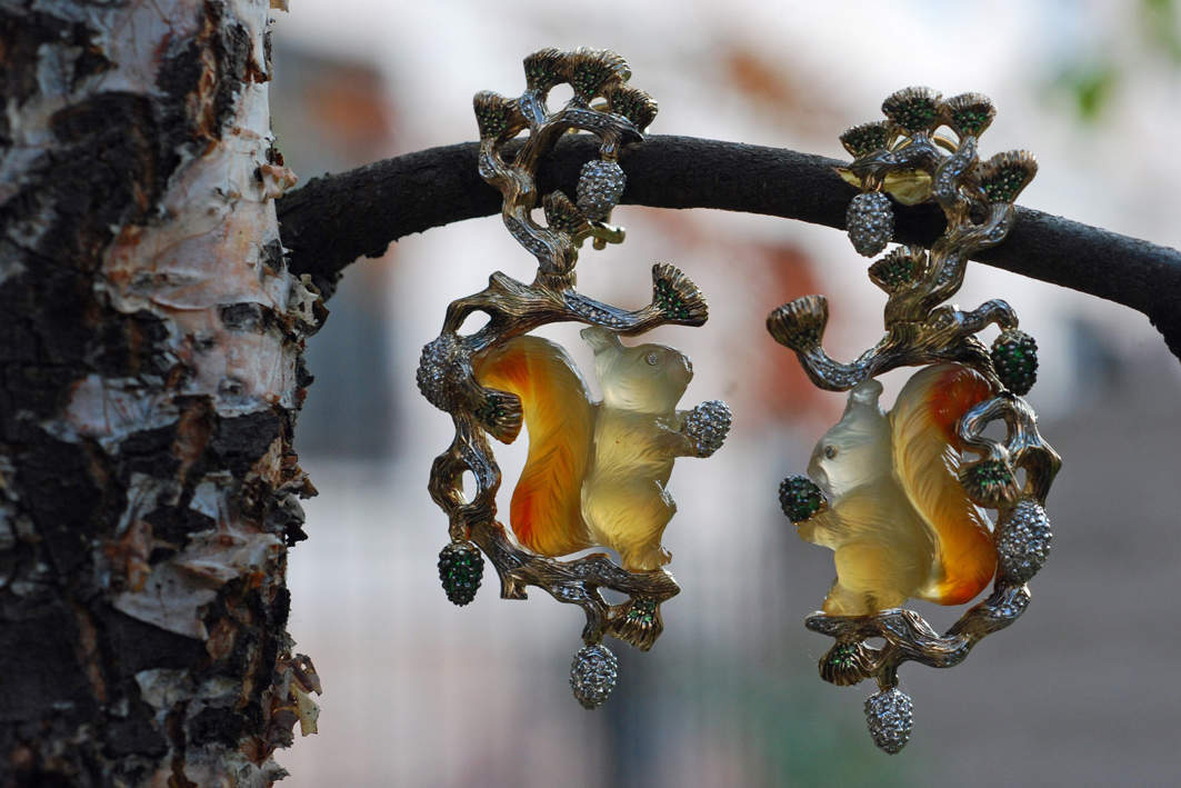  Ekaterina Kostrigina squirrel earrings with diamond, tsavorite and carved carnelian in gold
