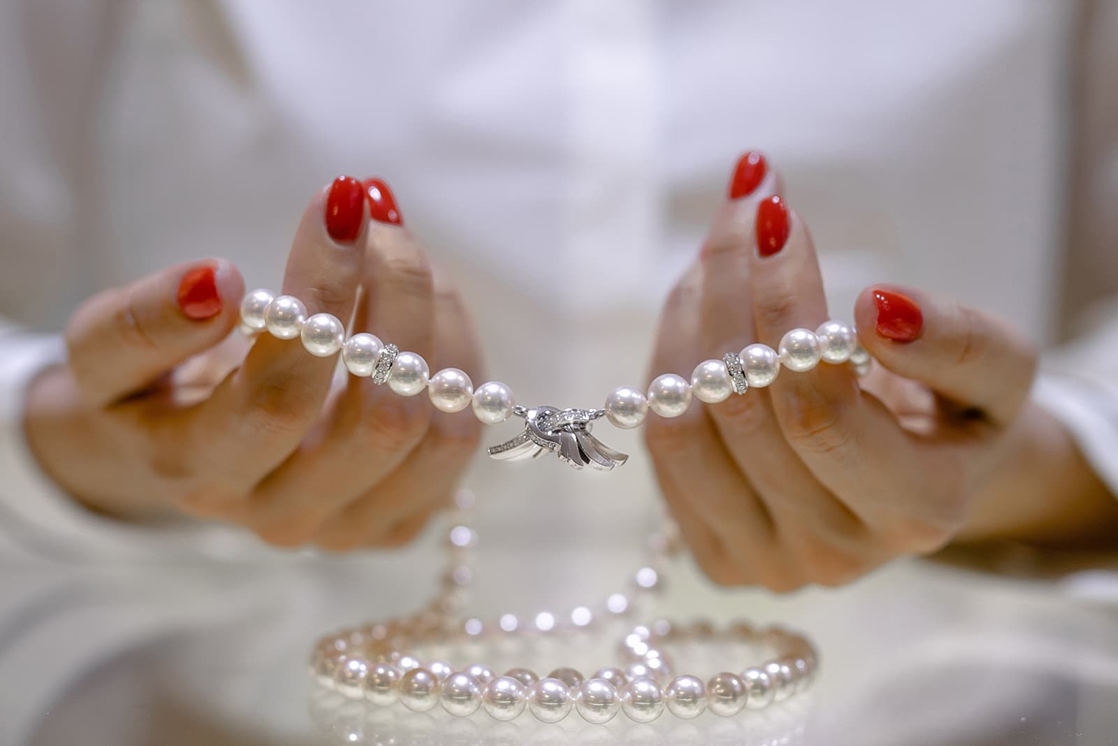 Podnebesnaya and Podnebesny transformable 90cm necklace  with Akoya pearls and diamonds