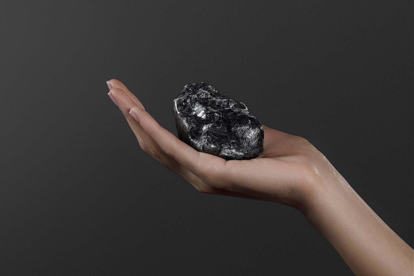  Louis Vuitton purchased the Sewelô diamond which has a total weight of 1,758 carats 