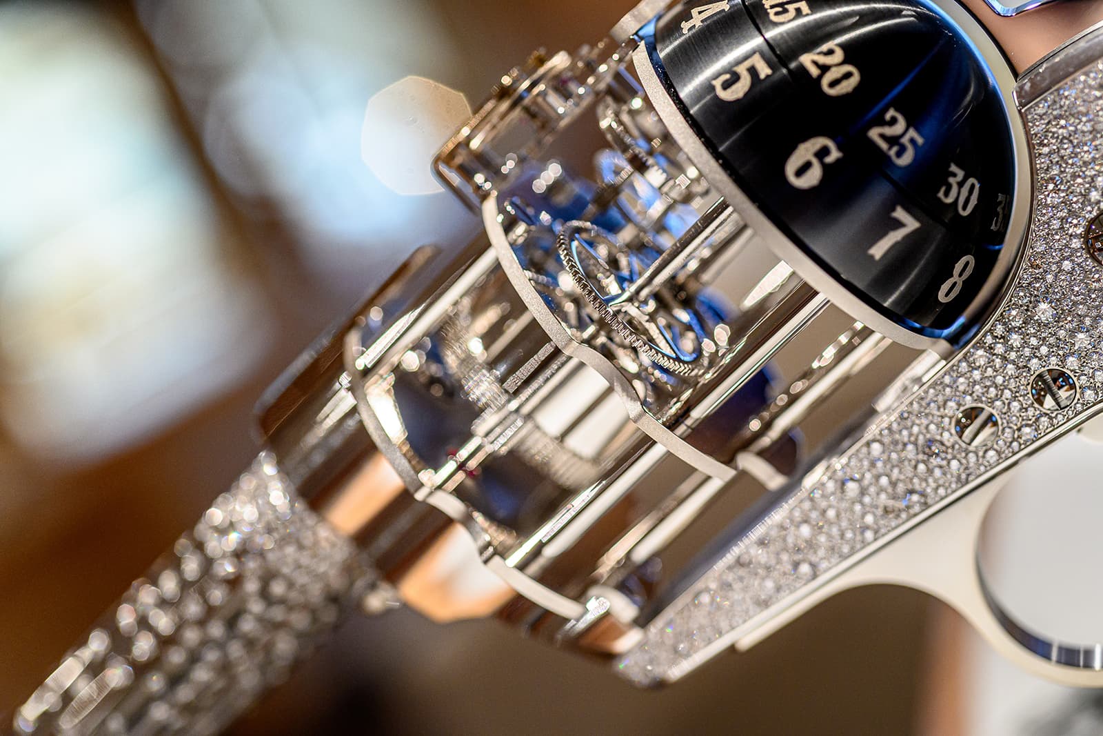  L’Épée chose a skeletonised movement for 'The Diamond' table clock 