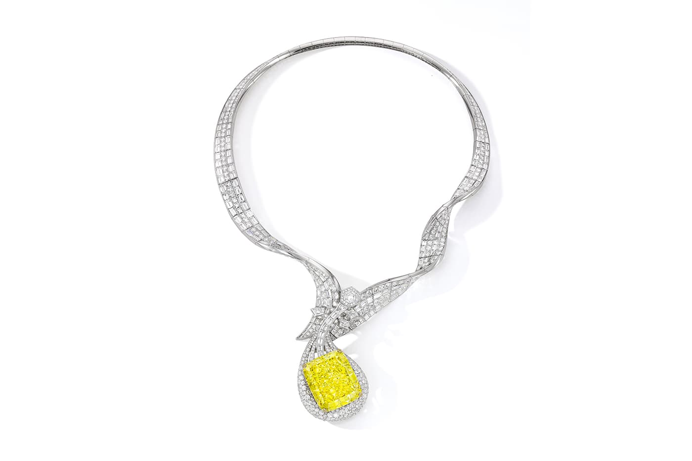  Anna Hu's Dunhuang Pipa necklace sold for $5.78 million at Sotheby's Hong Kong in 2020