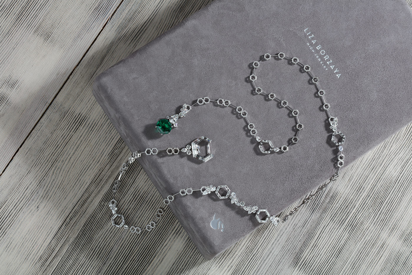  Liza Borzaya sautoir necklace with emeralds and diamonds in hexagonal shapes