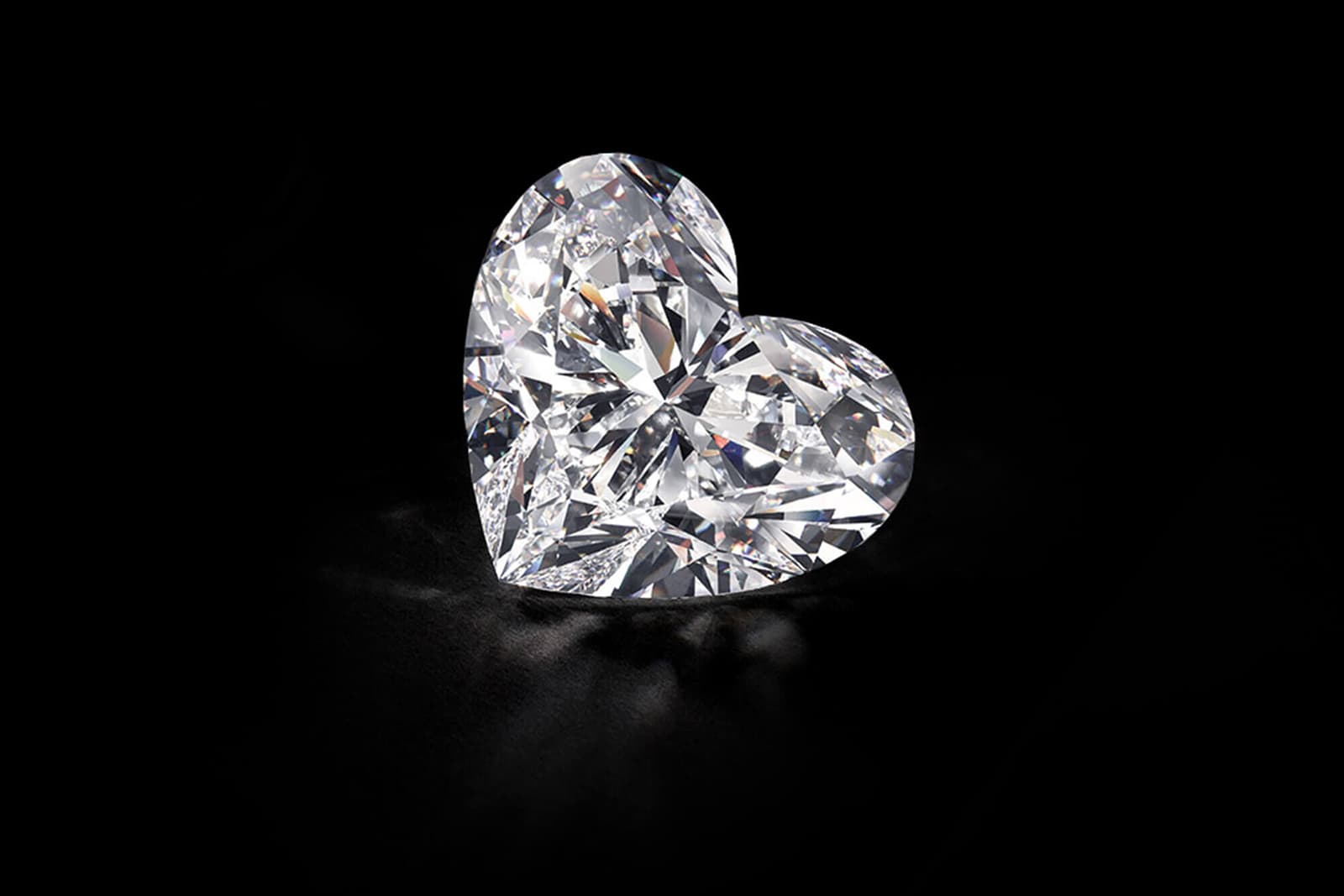  The Graff Venus was named after the goddess of love for its natural beauty and fancy heart shape