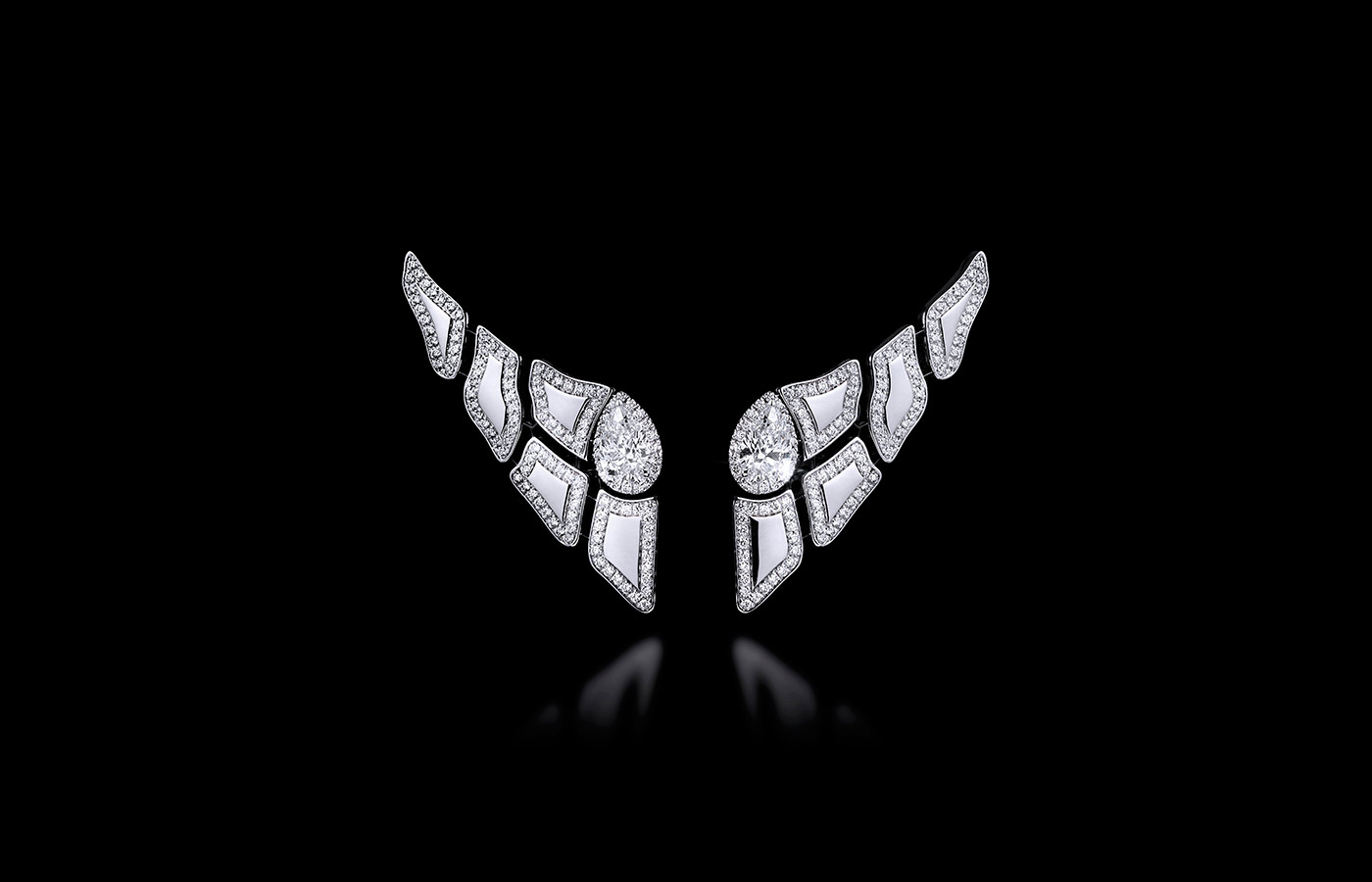  ORLOV Croco Dream Skin Diamond earrings with round and pear-shaped diamonds