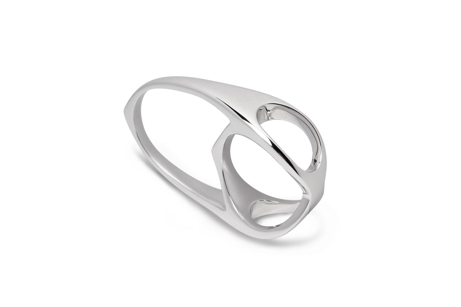  The unisex Amélie Viaene Rokia ring, crafted in silver, can also be worn as a pendant