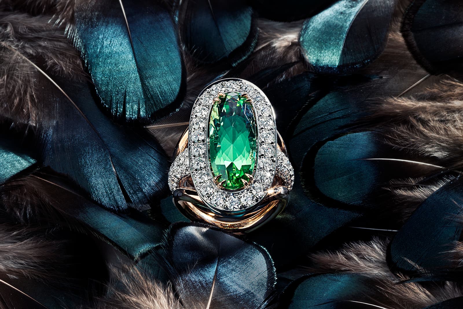  Jochen Leën Mangrove ring with a 10.37 carat mint green tourmaline and diamonds in white and yellow gold