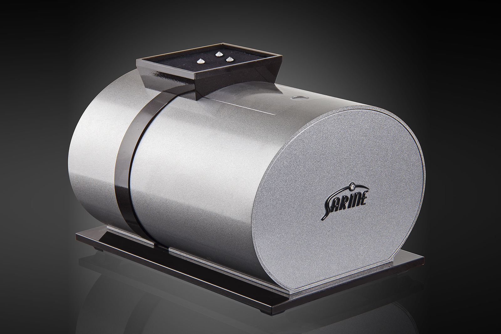 The Sarine Light device can measure and analyse a diamond's light performance 