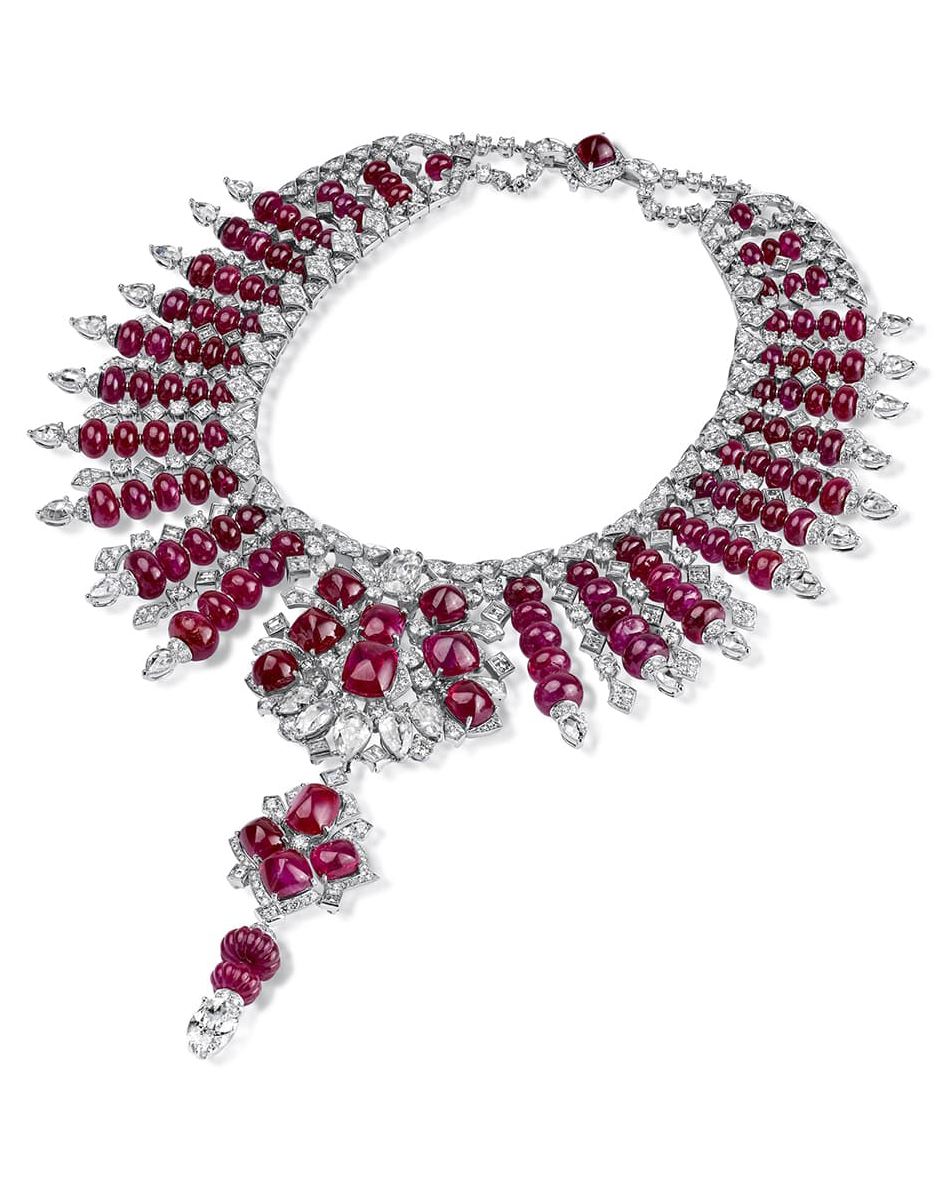  The David Morris Rubia cabochon choker from the Renaissance High Jewellery collection is set with 380 carats of Burmese rubies, alongside fancy cut diamonds