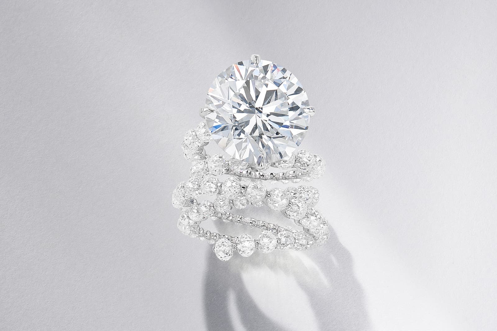  Feng J Fountain of Diamonds ring with a round brilliant diamond of 22.08 carats and 95 diamond beads of 18.24 carats in white gold