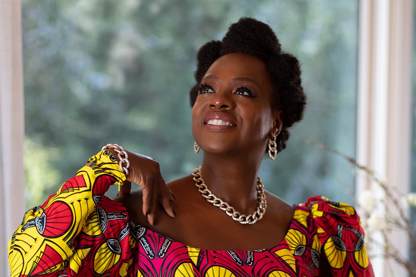  Viola Davis at the Golden Globe Awards 2021 with a suite of  Pomellato Tango jewellery, including a necklace and earrings in rose gold with white diamonds