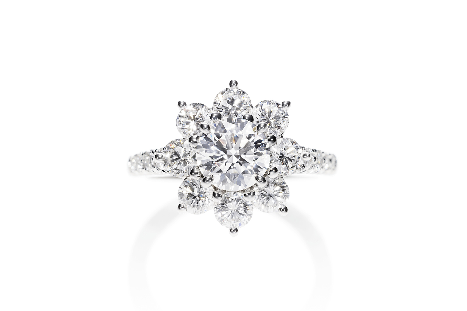  Harry Winston Sunflower diamond ring worn by Sarah Paulson at the 78th Annual Golden Globe Awards 2021