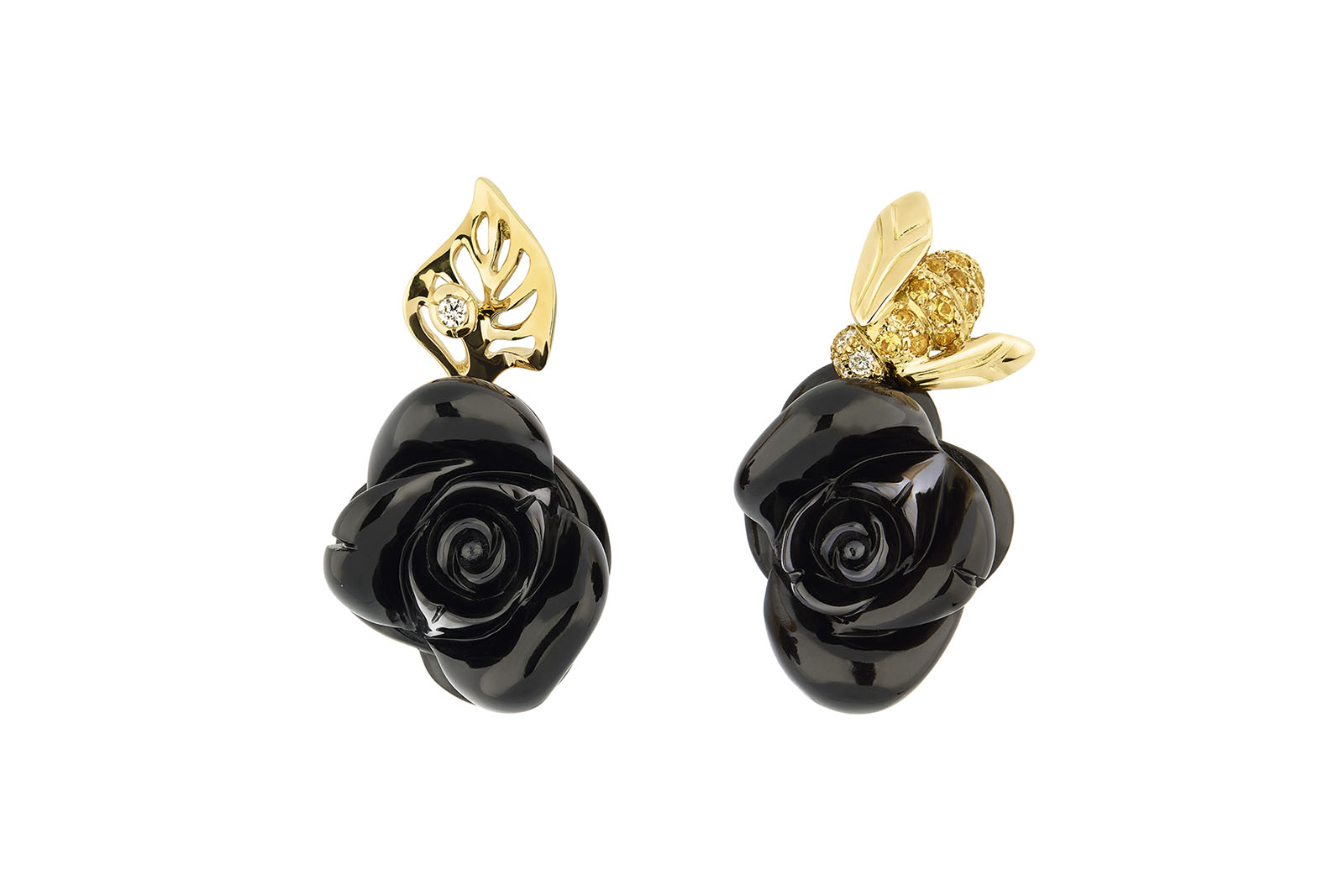  Dior Joaillerie Rose Dior Pré Catelan earrings in yellow gold, diamonds, yellow sapphires and onyx, worn by Gillian Anderson at the Golden Globe Awards 2021