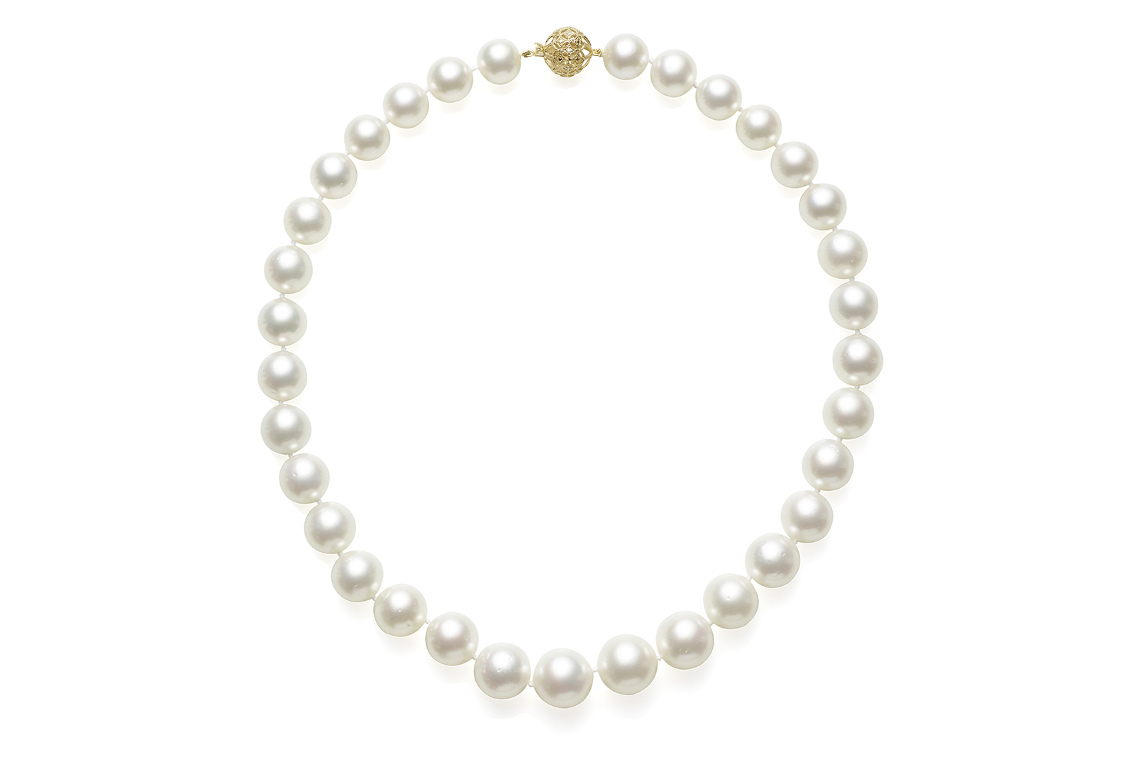  A South Sea pearl necklace with white diamonds set in white gold, auctioned by Bonhams