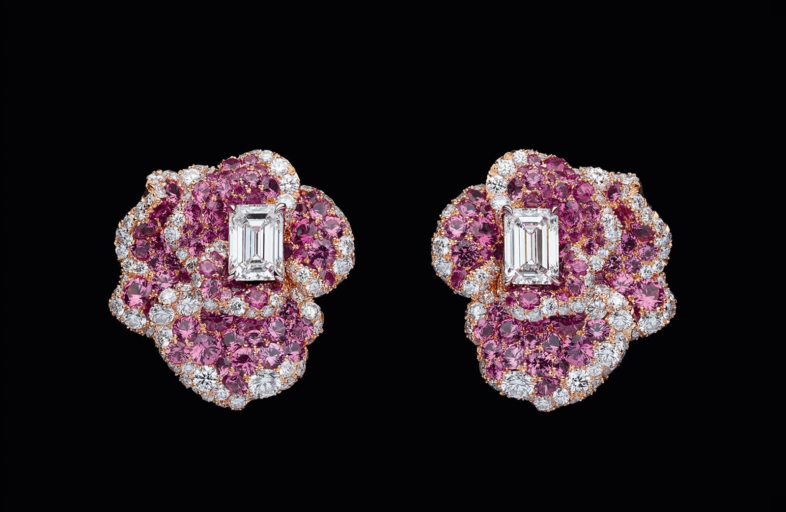  RoseDior earrings in pink and white gold, both with 1.01 cts emerald cut diamond, diamonds and pink sapphires