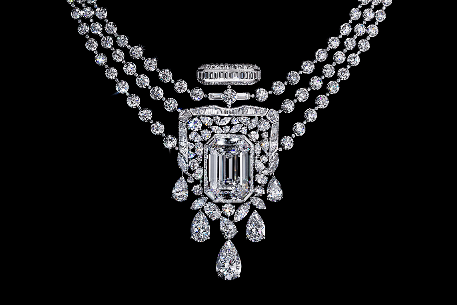 Chanel N°5 diamond necklace is an ode to the legendary perfume