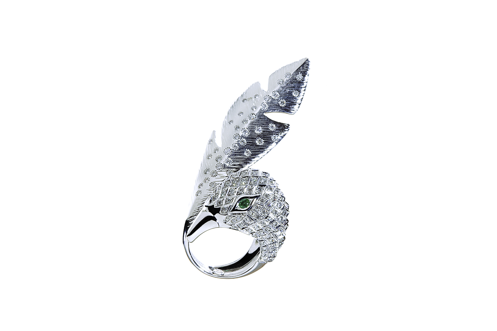  Wilfredo Rosado Plume Pavé ring with diamonds and an emerald cabochon in 18k white gold