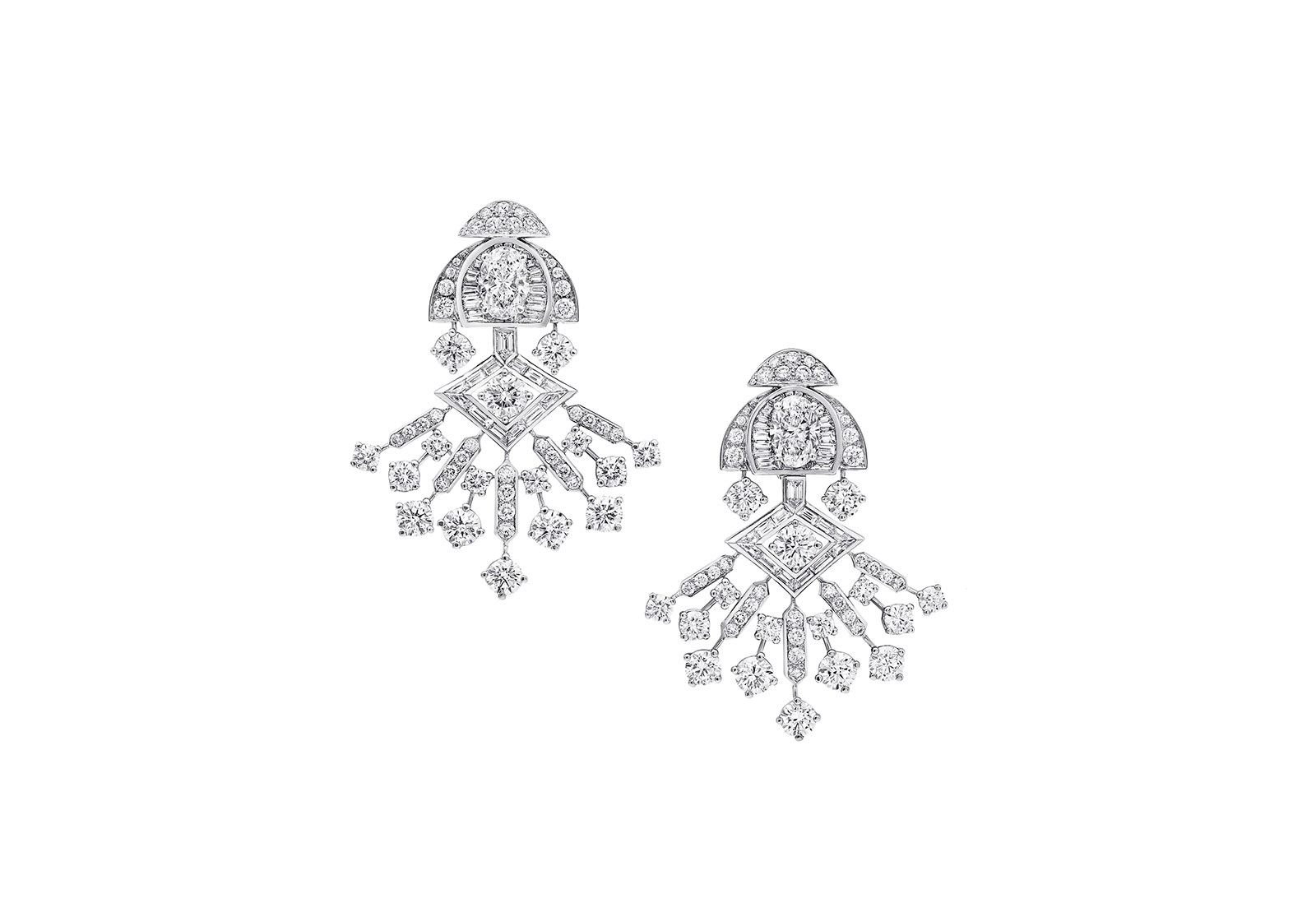  Earrings with 13 carats of colourless diamonds from the Graff Tribal High Jewellery Collection