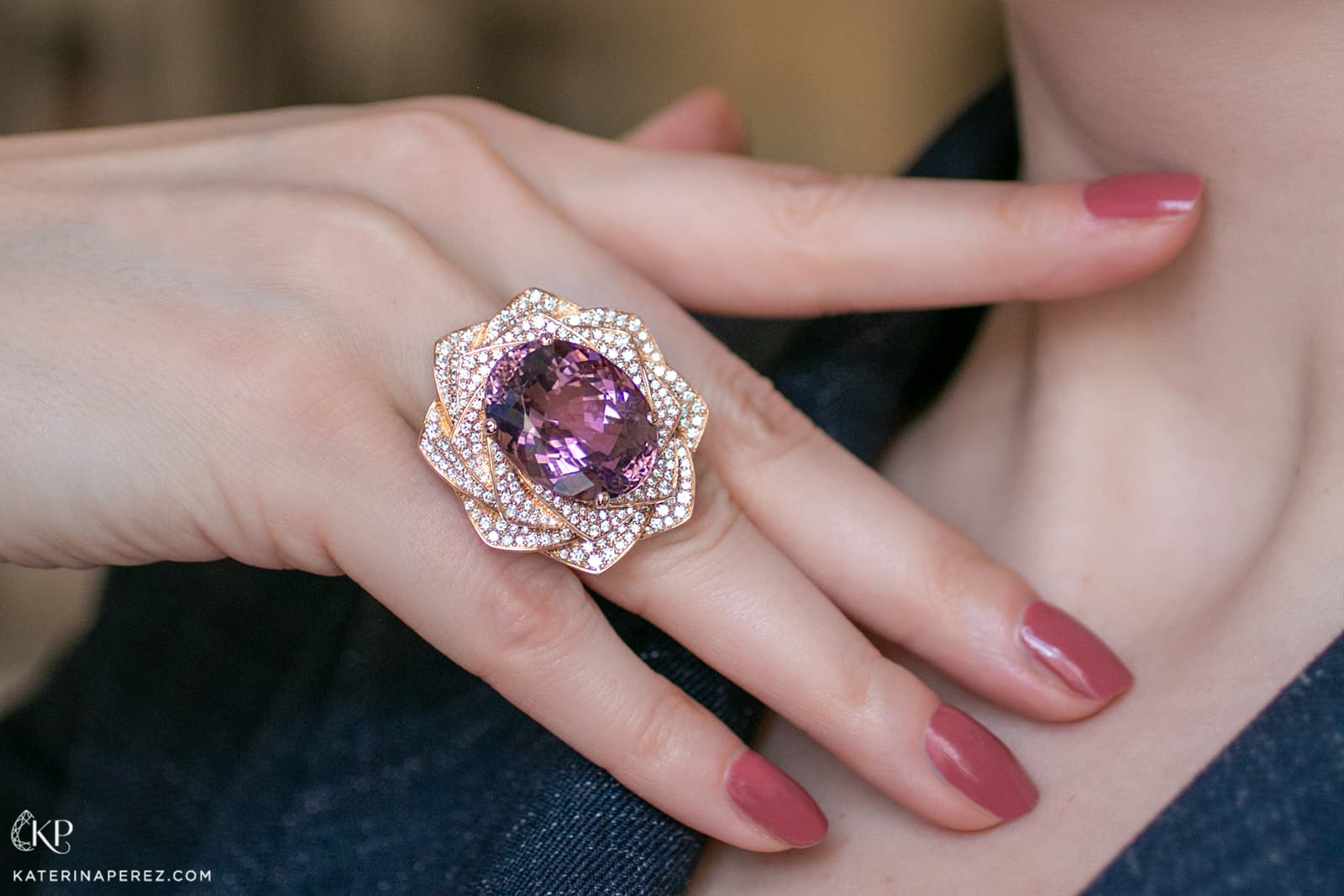  Brigitte Ermel Rose Poudrée ring from the Jardin Secret Collection. Pink gold, 407 diamonds and a copper-manganese tourmaline.