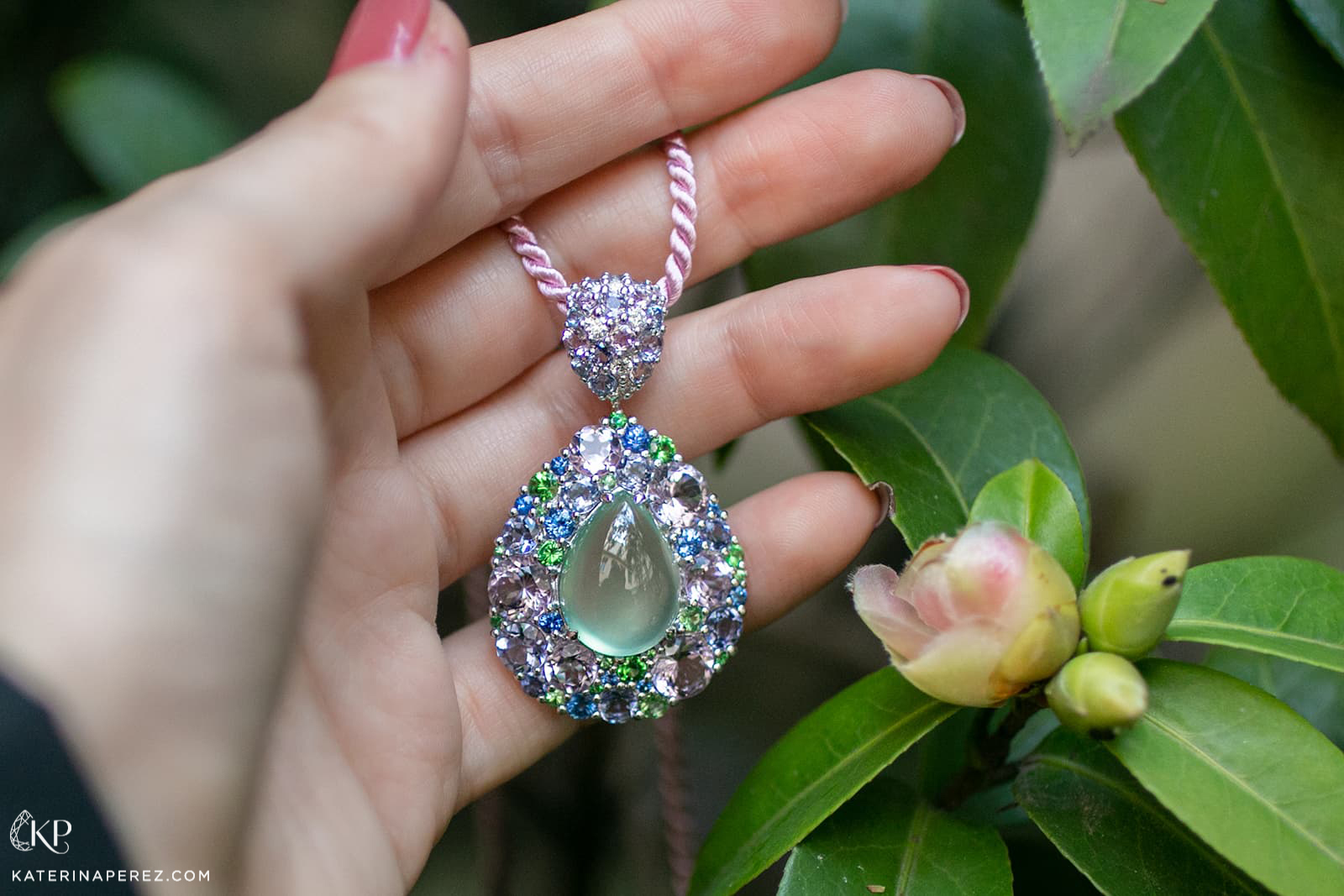 Isabelle Langlois Emotion Poire pendant with prehnite centre stone