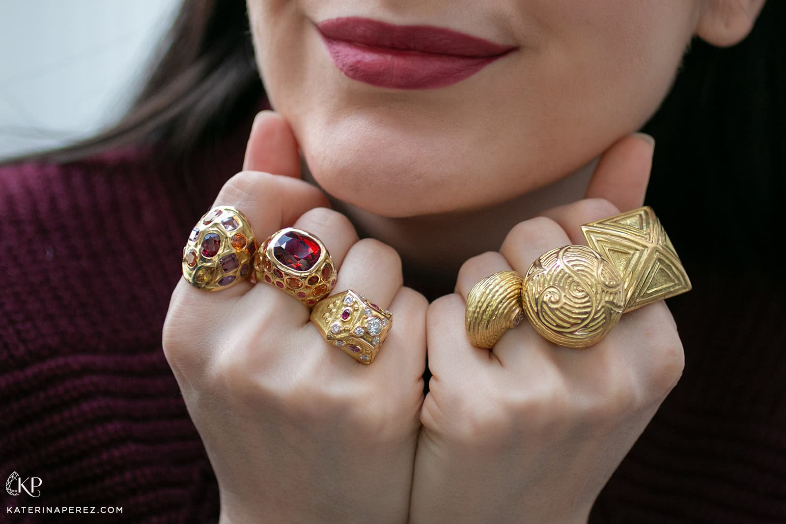 Hélène Courtaigne rings in yellow gold 