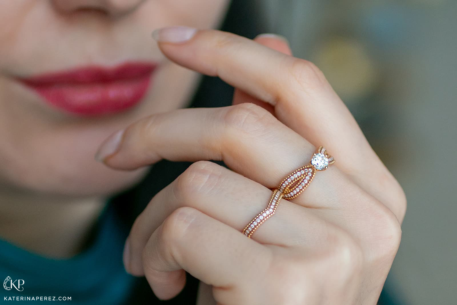  Maison Veyret Sari rings in gold and diamonds