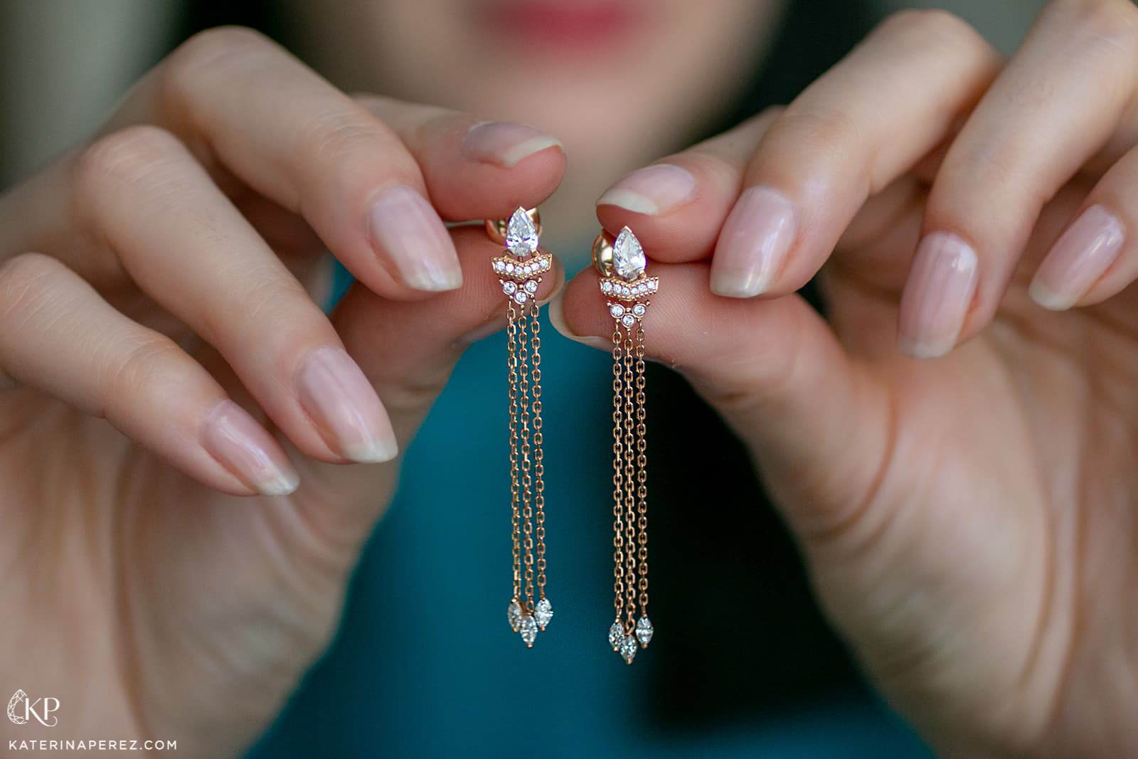  Maison Veyret Grand Soir earrings in gold and diamonds with detachable chain drops