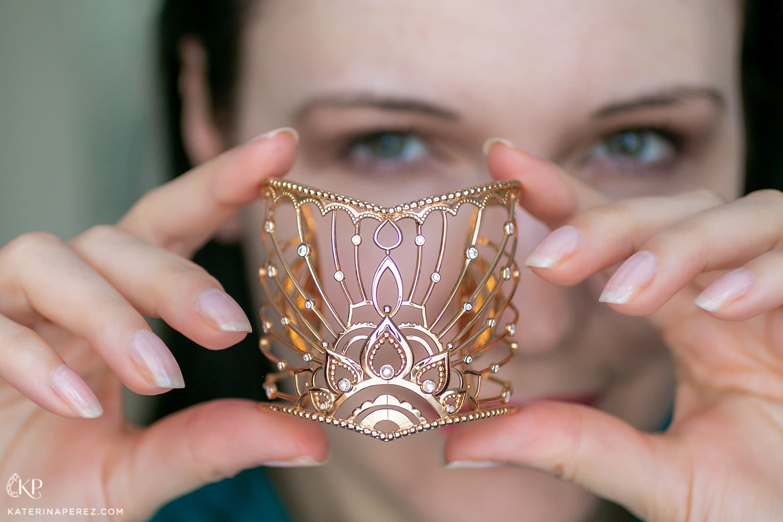 Maison Veyret Grand Soir cuff in yellow gold and diamonds