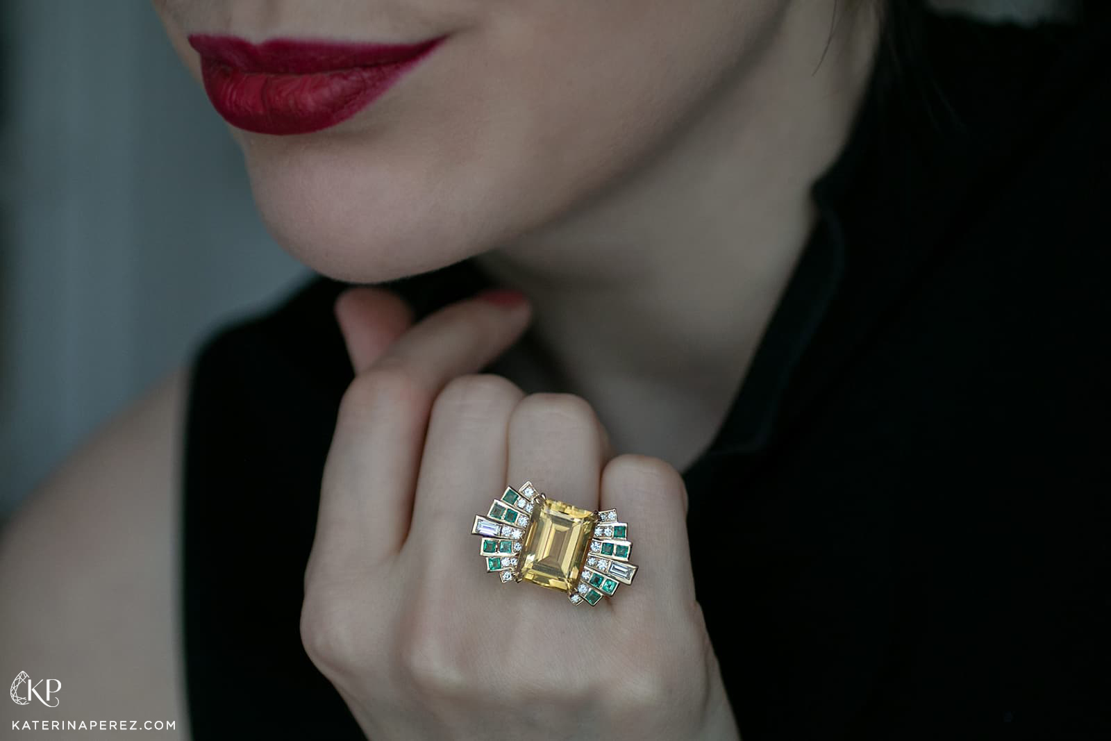FLAV Louxor one-of-a-kind ring with a citrine, emeralds and diamonds