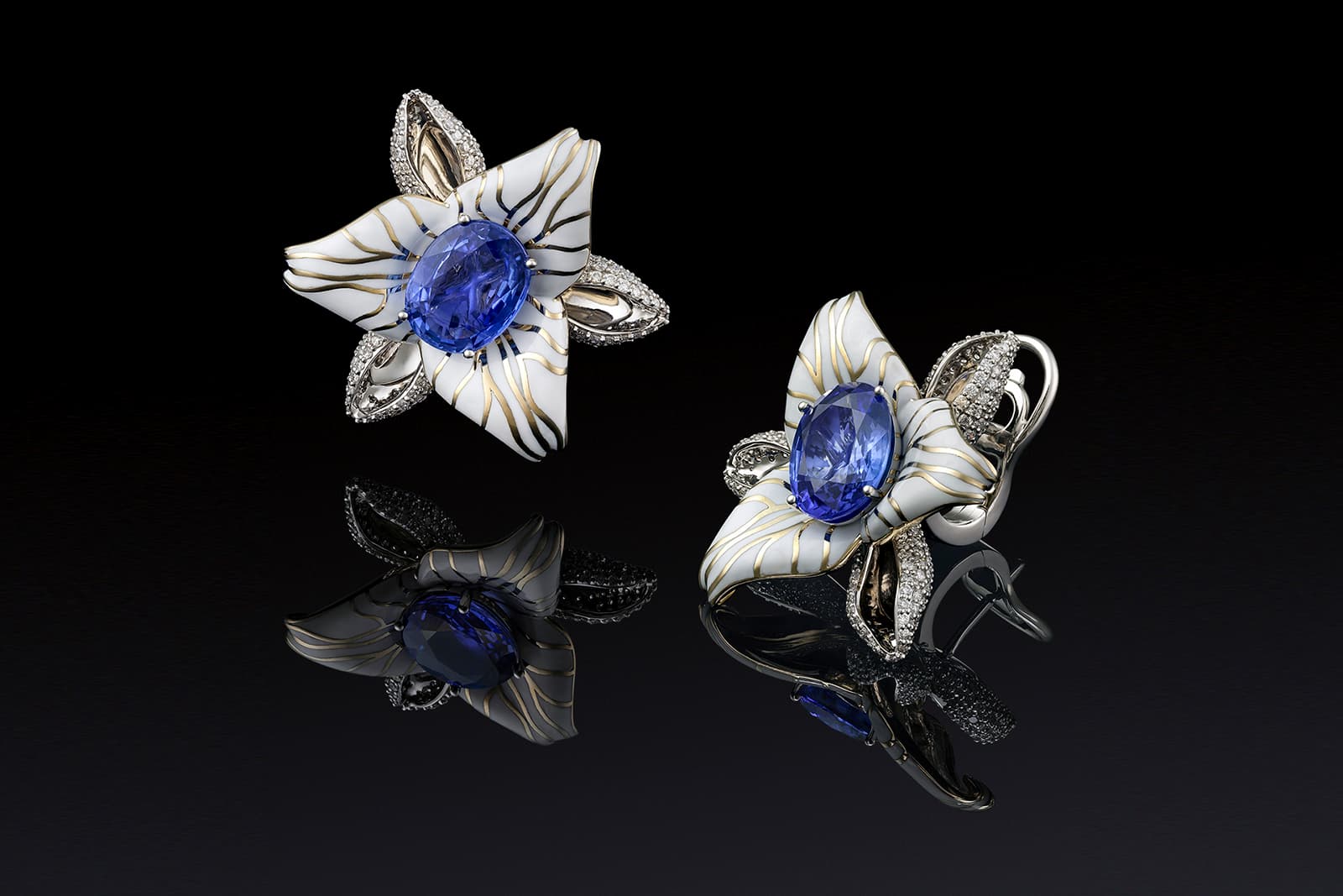  Izmestiev Diamonds Amazonian Lilies earrings in white gold with enamel, sapphires and diamonds from the Japanese Garden Collection