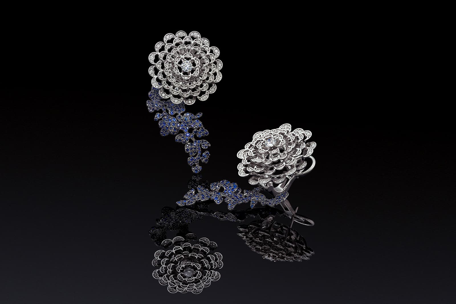  Izmestiev Diamonds Chrysanthemum earrings in white gold with sapphires and diamonds from the Japanese Garden Collection